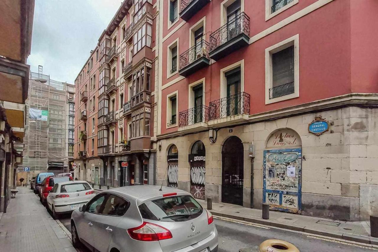 Vivienda Turistica Estilosa En La Zona Vieja Bilbao Exterior photo