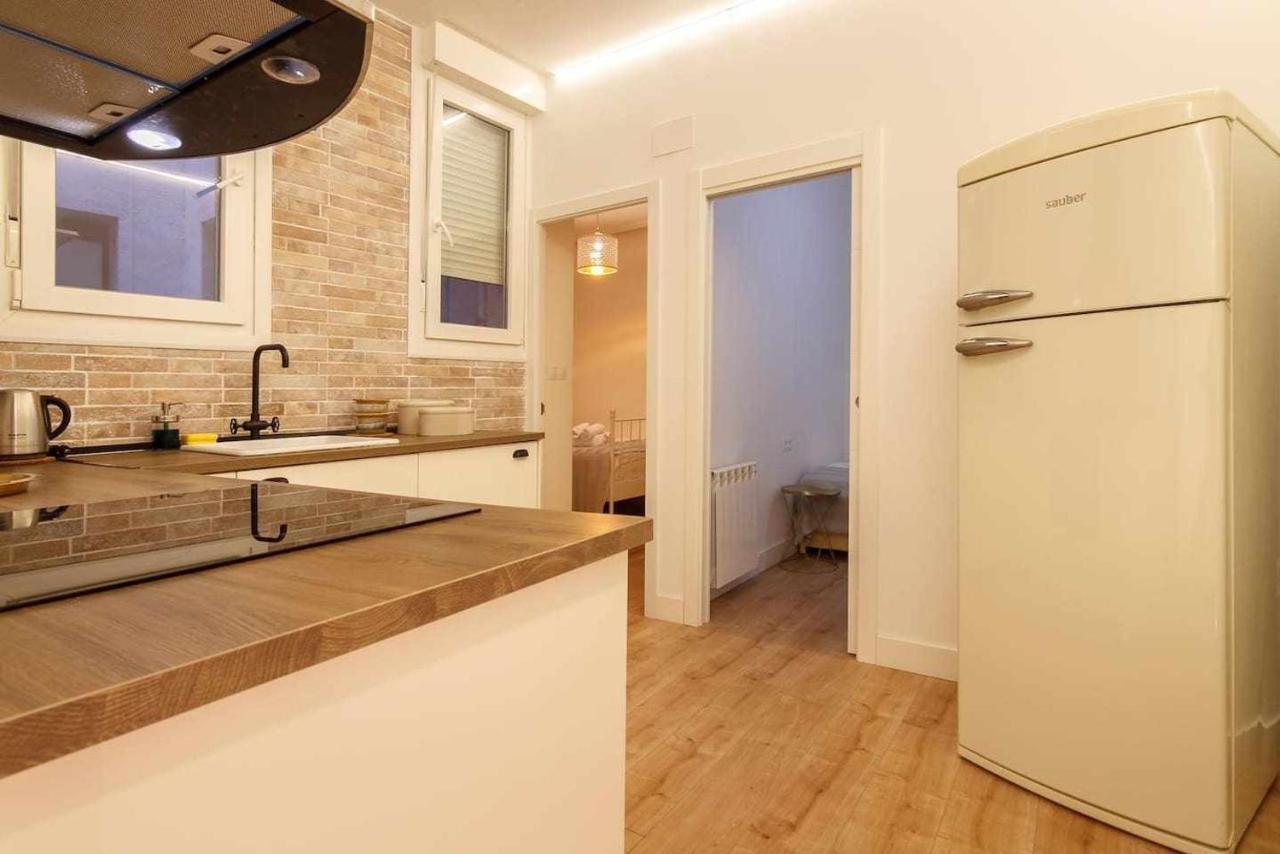 Vivienda Turistica Estilosa En La Zona Vieja Bilbao Exterior photo